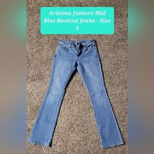 Arizona Jeans - Juniors Size 3